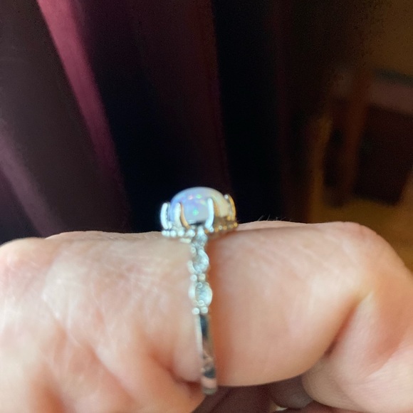 White Fire Opal ring set in Sterling Silver . Size 5.3/4 - Picture 2 of 4